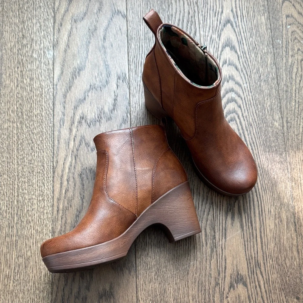 boc born Chestnut Brown Platform Ankle Boots 6 - Picture 1 of 9
